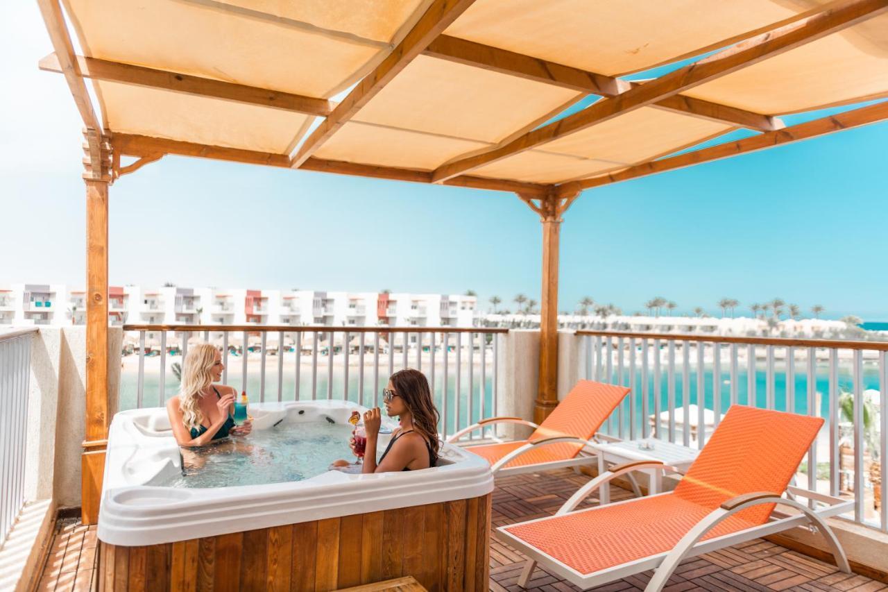 Sunrise Crystal Bay Resort -Grand Select (Adults Only) ฮูร์กาดา ภายนอก รูปภาพ A spa on a cruise ship
