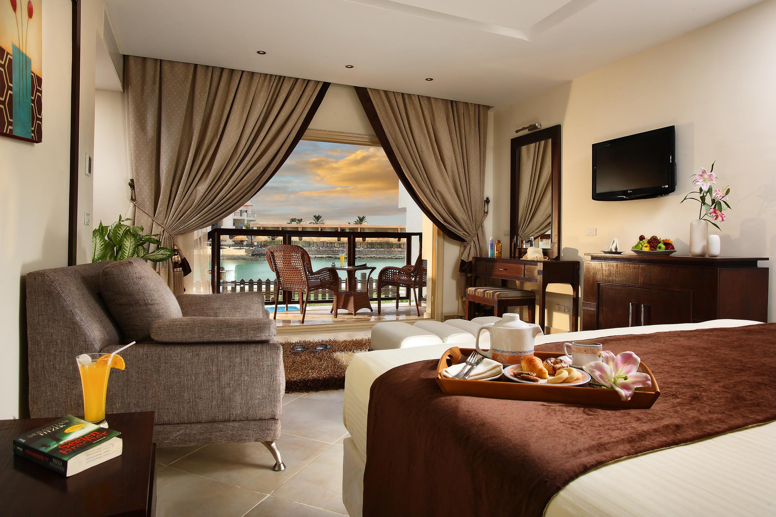 Sunrise Crystal Bay Resort -Grand Select (Adults Only) ฮูร์กาดา ภายนอก รูปภาพ A room at the Iberostar Grand Hotel at Playa del Inglés, Gran Canaria